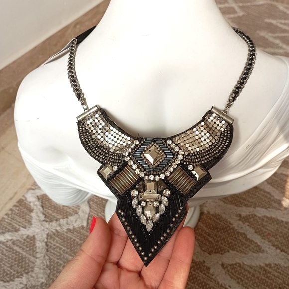 🎆 Black and Silver Statement Necklace - Picture 3 of 12
